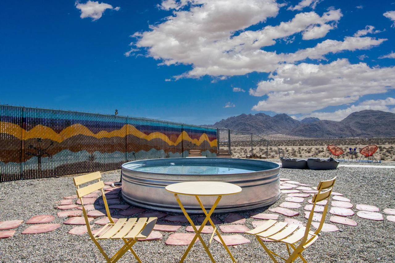 Sapphire Haven + Casita! Pool + Spa + Movie Theatre + 10 Min To Monument! Joshua Tree Zewnętrze zdjęcie