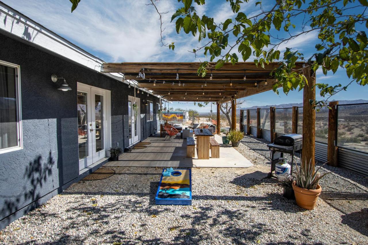 Sapphire Haven + Casita! Pool + Spa + Movie Theatre + 10 Min To Monument! Joshua Tree Zewnętrze zdjęcie