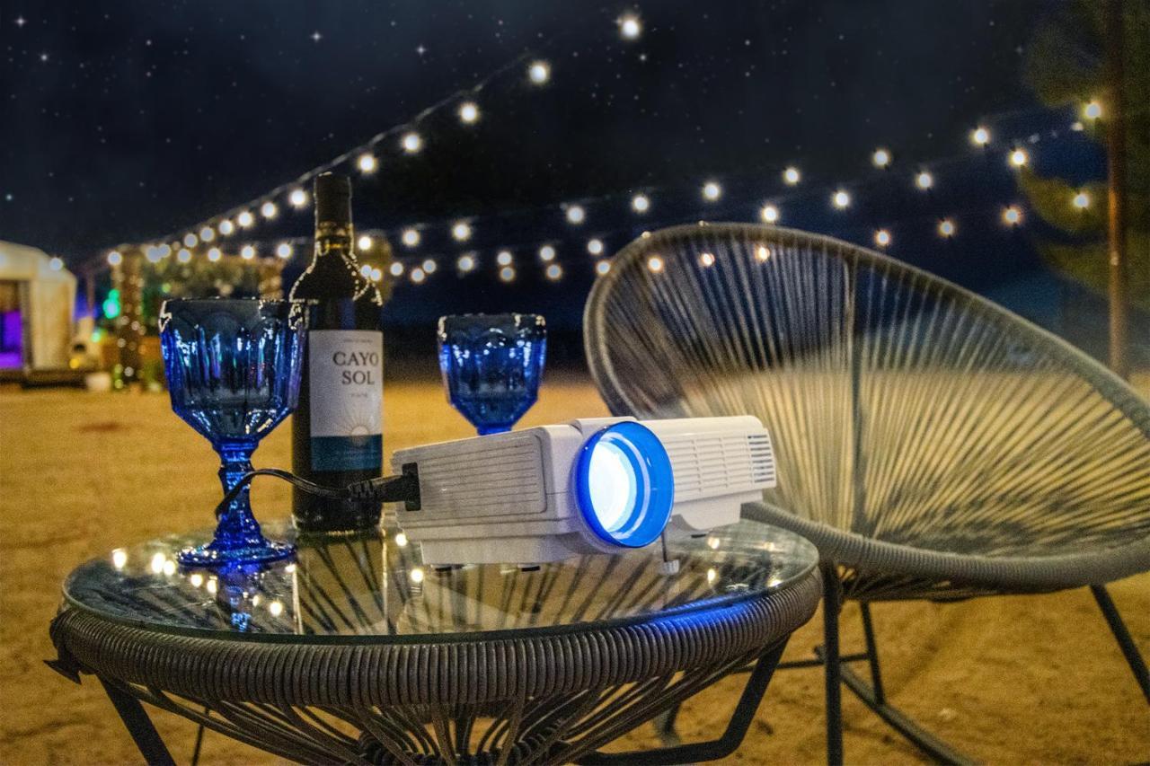 Sapphire Haven + Casita! Pool + Spa + Movie Theatre + 10 Min To Monument! Joshua Tree Zewnętrze zdjęcie