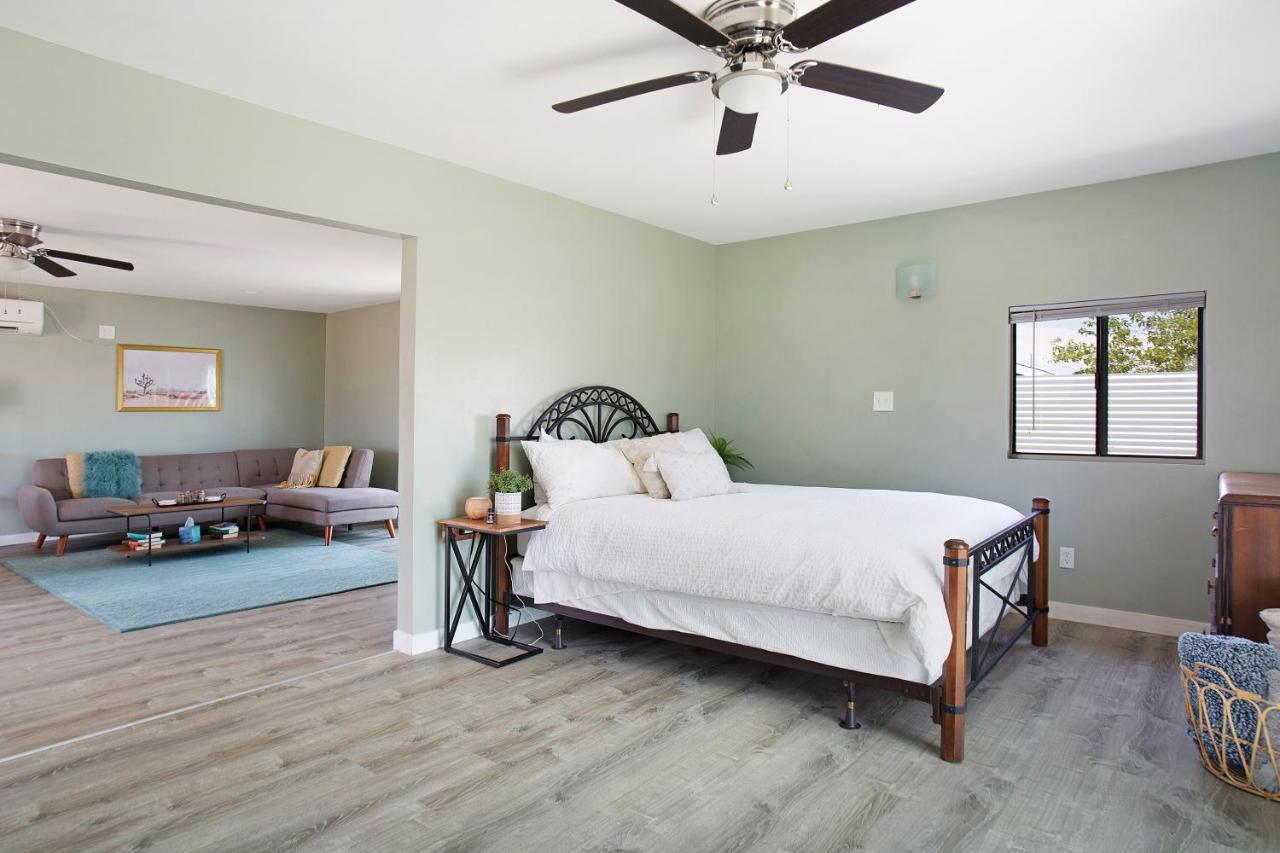 Sapphire Haven + Casita! Pool + Spa + Movie Theatre + 10 Min To Monument! Joshua Tree Zewnętrze zdjęcie