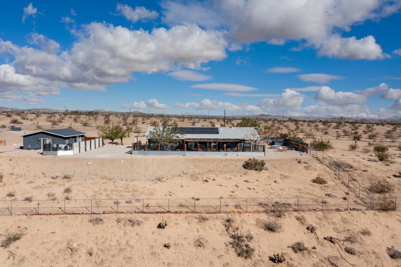 Sapphire Haven + Casita! Pool + Spa + Movie Theatre + 10 Min To Monument! Joshua Tree Zewnętrze zdjęcie