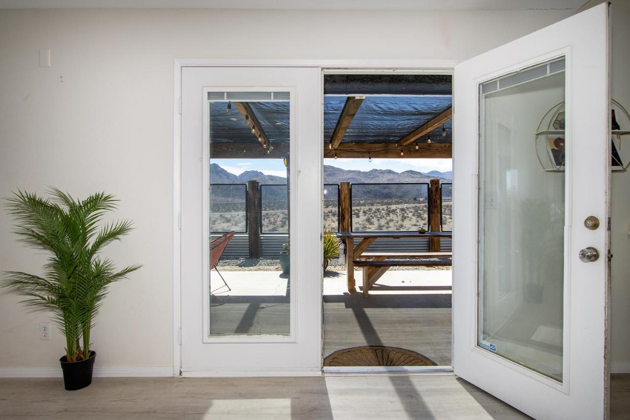 Sapphire Haven + Casita! Pool + Spa + Movie Theatre + 10 Min To Monument! Joshua Tree Zewnętrze zdjęcie