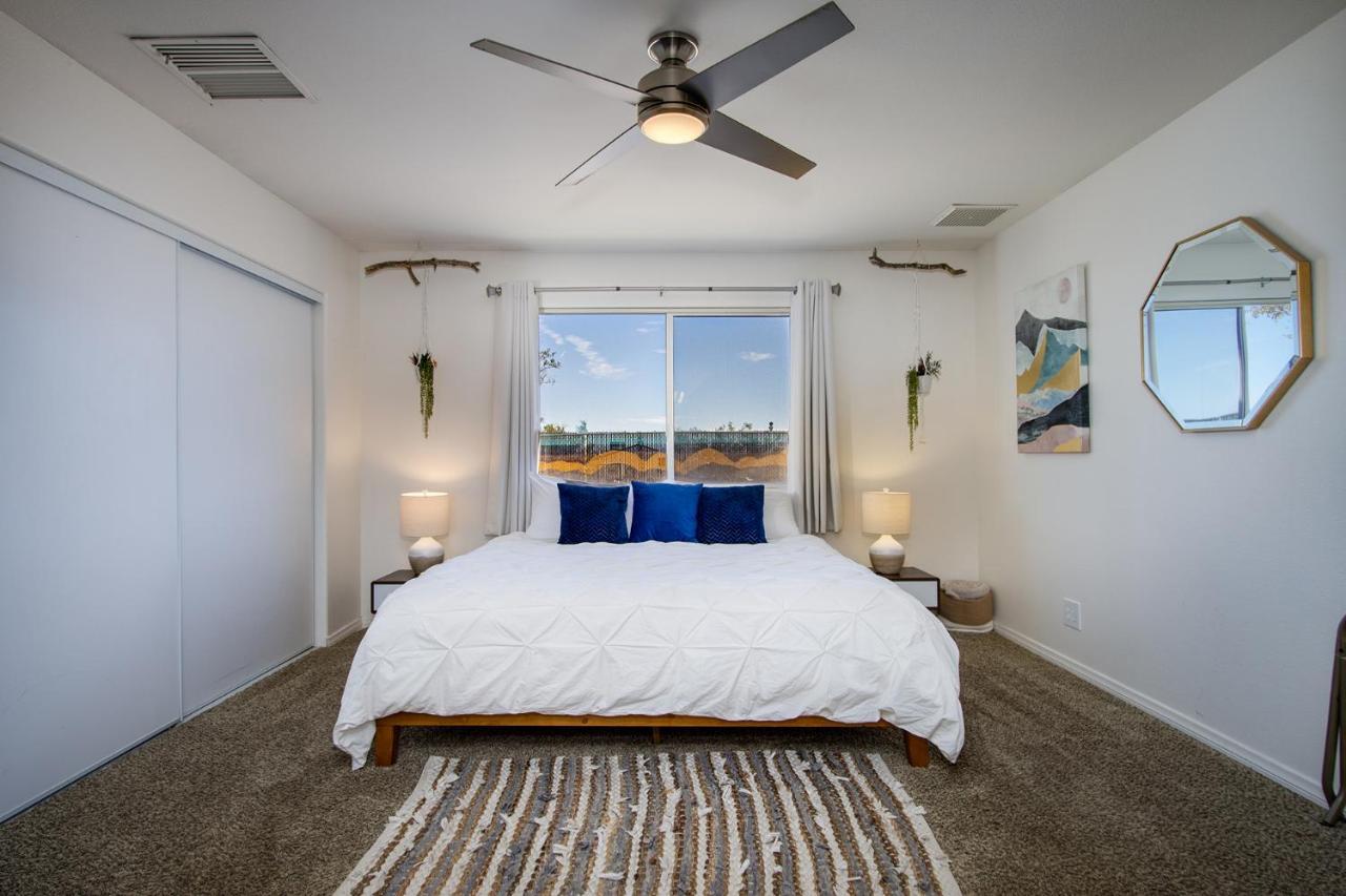 Sapphire Haven + Casita! Pool + Spa + Movie Theatre + 10 Min To Monument! Joshua Tree Zewnętrze zdjęcie