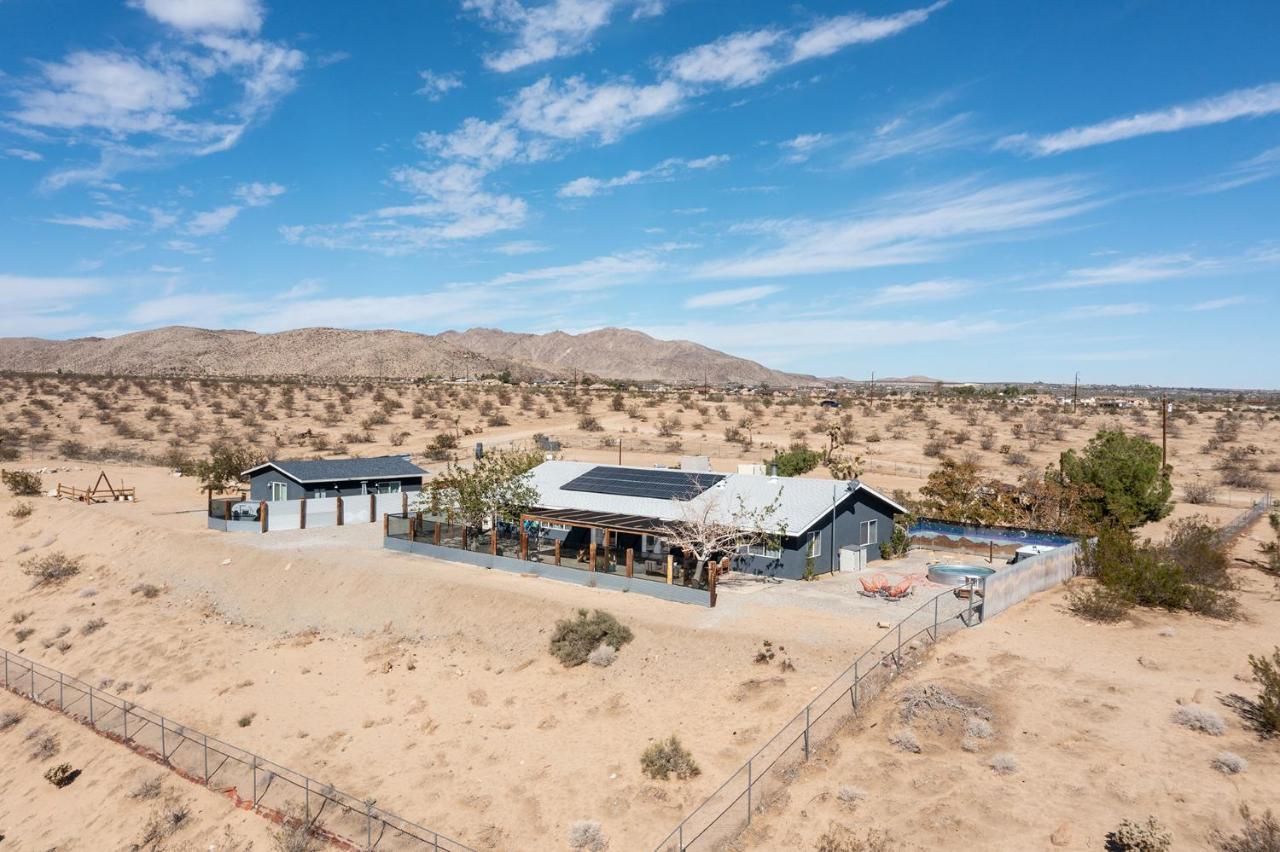Sapphire Haven + Casita! Pool + Spa + Movie Theatre + 10 Min To Monument! Joshua Tree Zewnętrze zdjęcie
