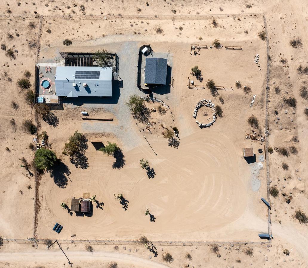 Sapphire Haven + Casita! Pool + Spa + Movie Theatre + 10 Min To Monument! Joshua Tree Zewnętrze zdjęcie