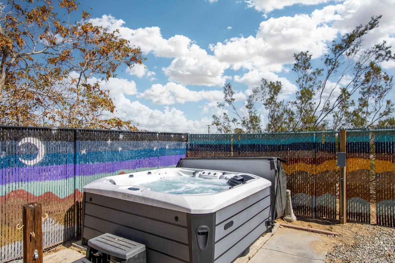 Sapphire Haven + Casita! Pool + Spa + Movie Theatre + 10 Min To Monument! Joshua Tree Zewnętrze zdjęcie